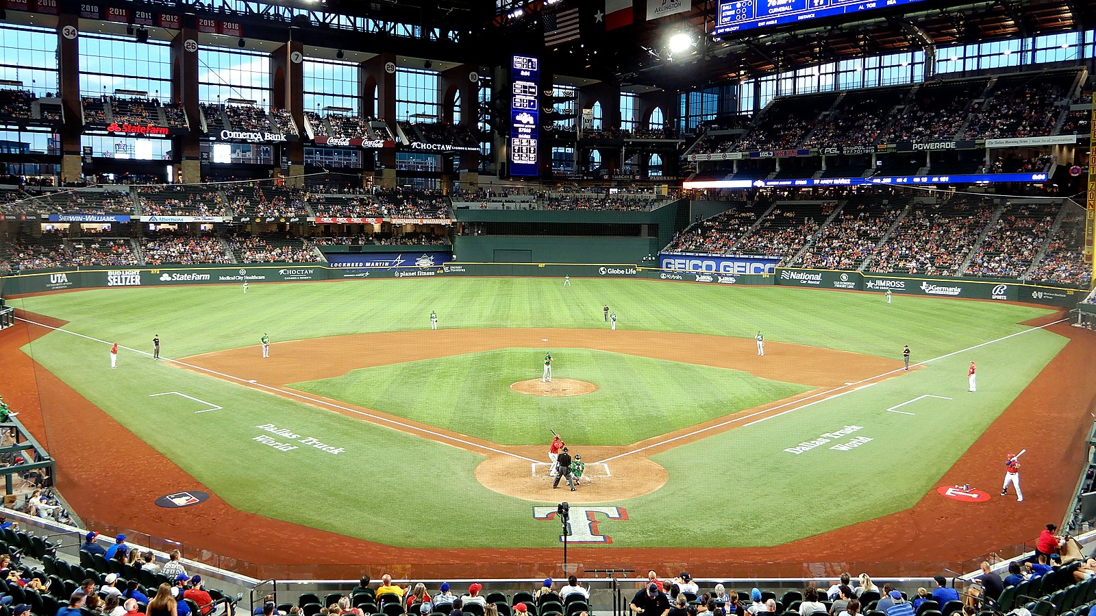 Savannah Bananas vs Texas Tailgaters at Globe Life Field