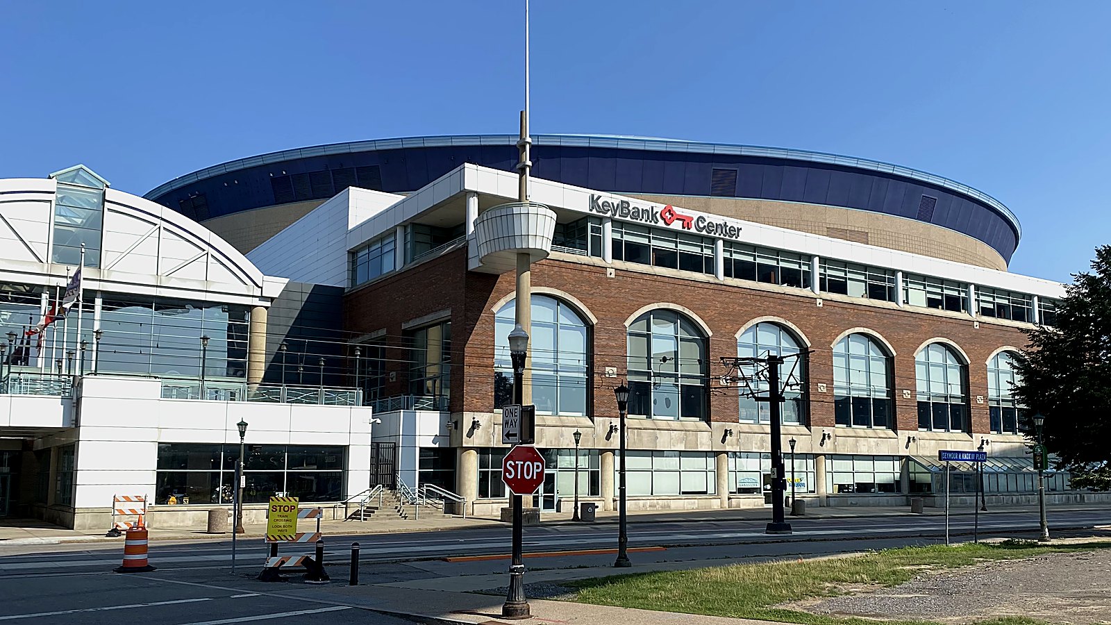 Buffalo Sabres vs Edmonton Oilers at KeyBank Center