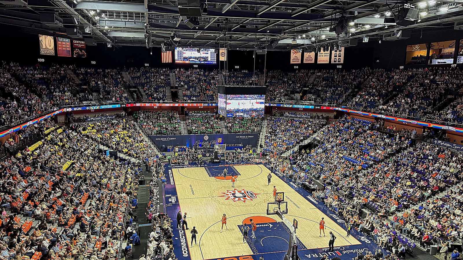 Basketball Hall Of Fame Women S Exhibition Game at Mohegan Sun Arena - CT