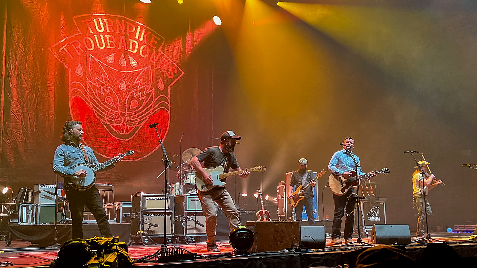 Turnpike Troubadours With Chevron Prca Xtreme Bulls at Tingley Coliseum at New Mexico State Fairgrounds